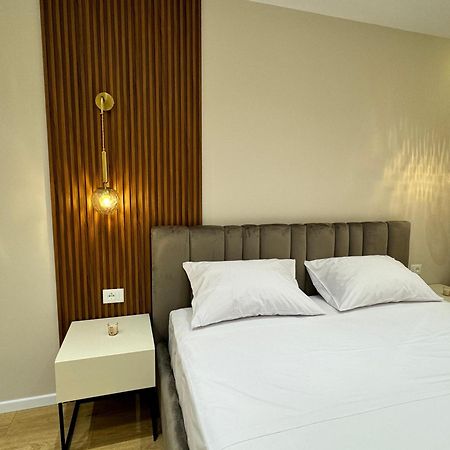 E&R Apartments At Myslym Shyri Tiran Dış mekan fotoğraf