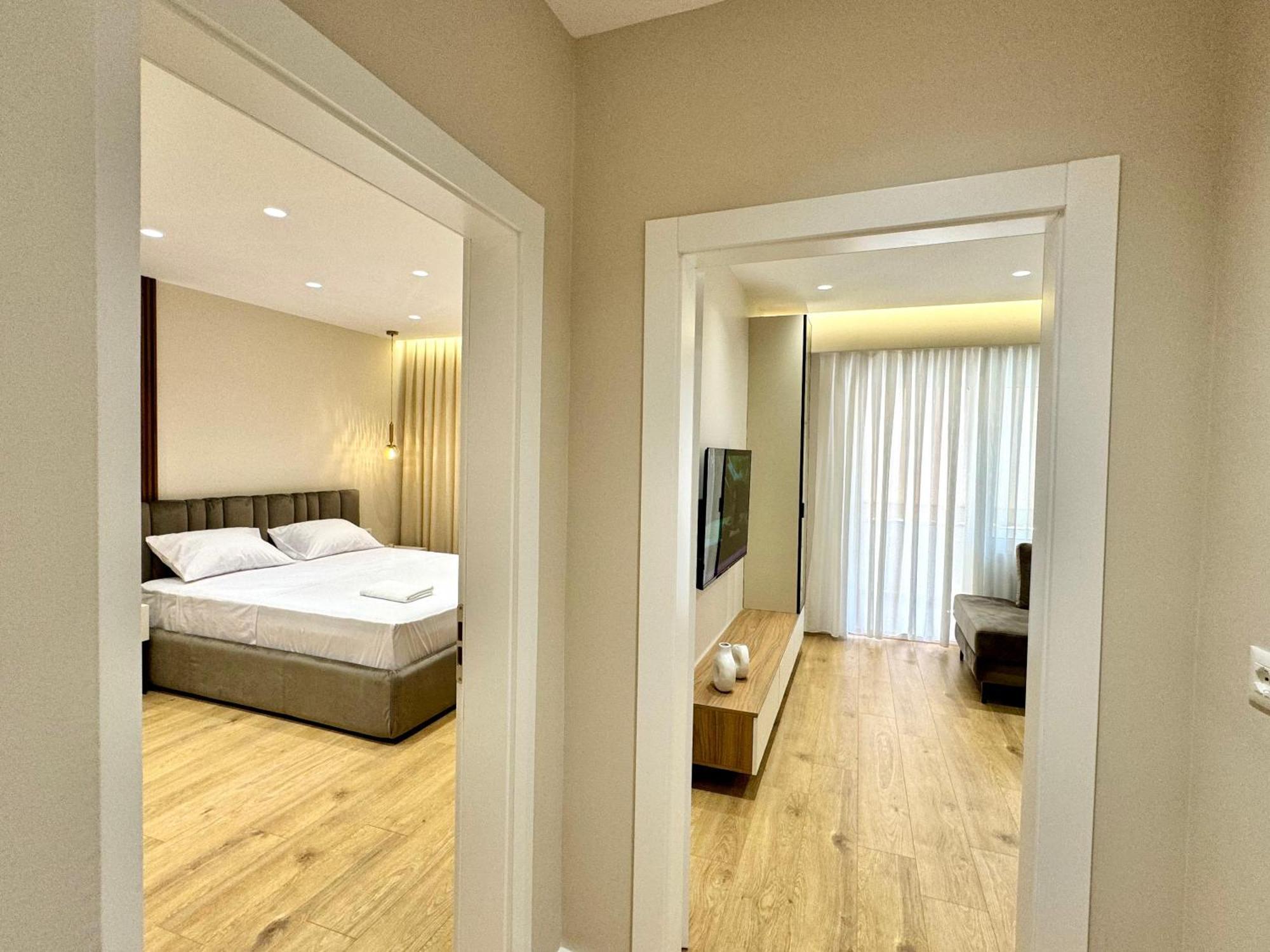E&R Apartments At Myslym Shyri Tiran Dış mekan fotoğraf