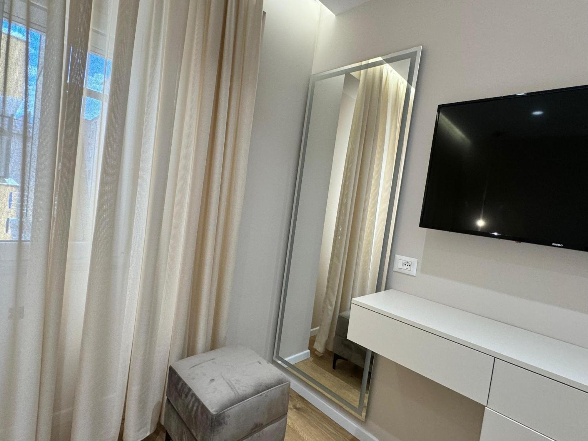 E&R Apartments At Myslym Shyri Tiran Dış mekan fotoğraf