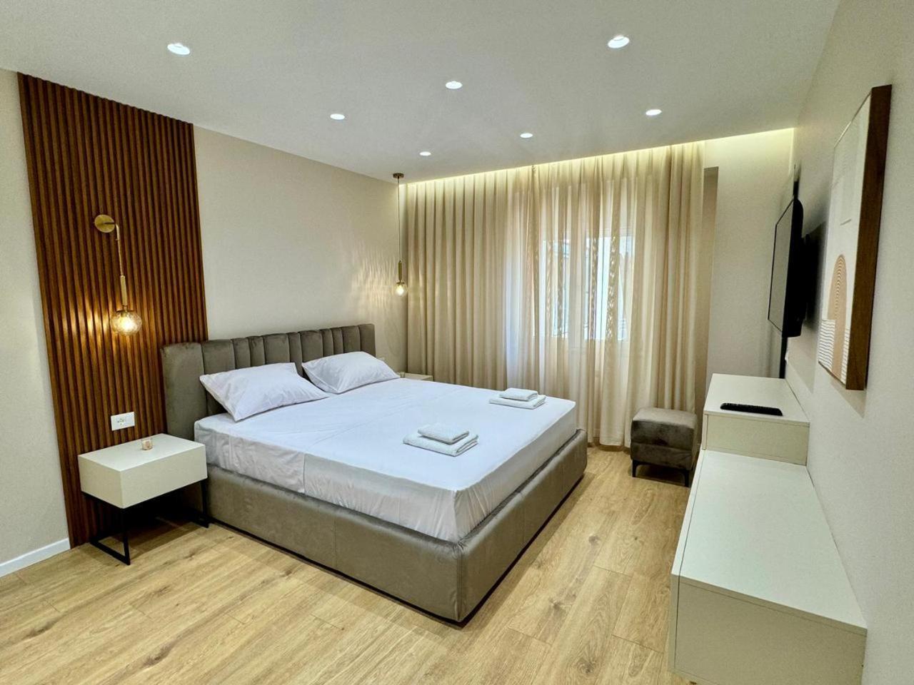 E&R Apartments At Myslym Shyri Tiran Dış mekan fotoğraf