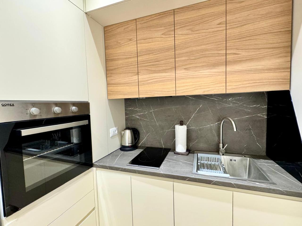 E&R Apartments At Myslym Shyri Tiran Dış mekan fotoğraf