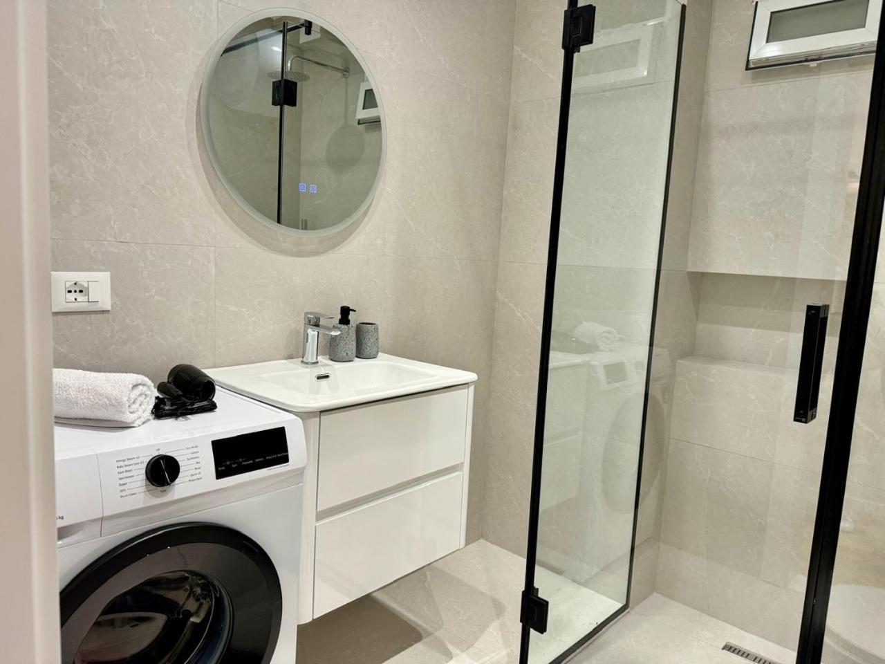 E&R Apartments At Myslym Shyri Tiran Dış mekan fotoğraf