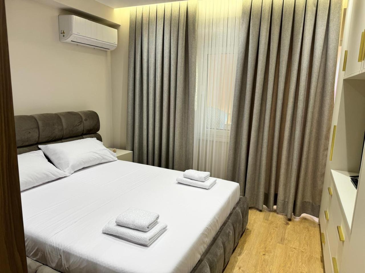E&R Apartments At Myslym Shyri Tiran Dış mekan fotoğraf