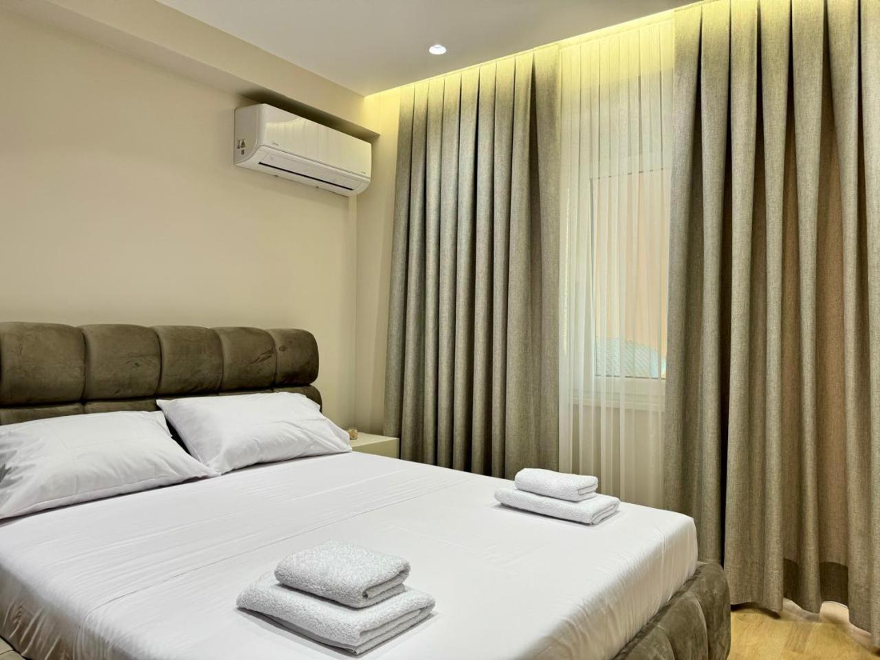 E&R Apartments At Myslym Shyri Tiran Dış mekan fotoğraf