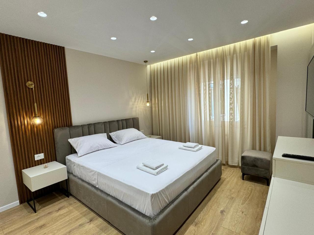 E&R Apartments At Myslym Shyri Tiran Dış mekan fotoğraf