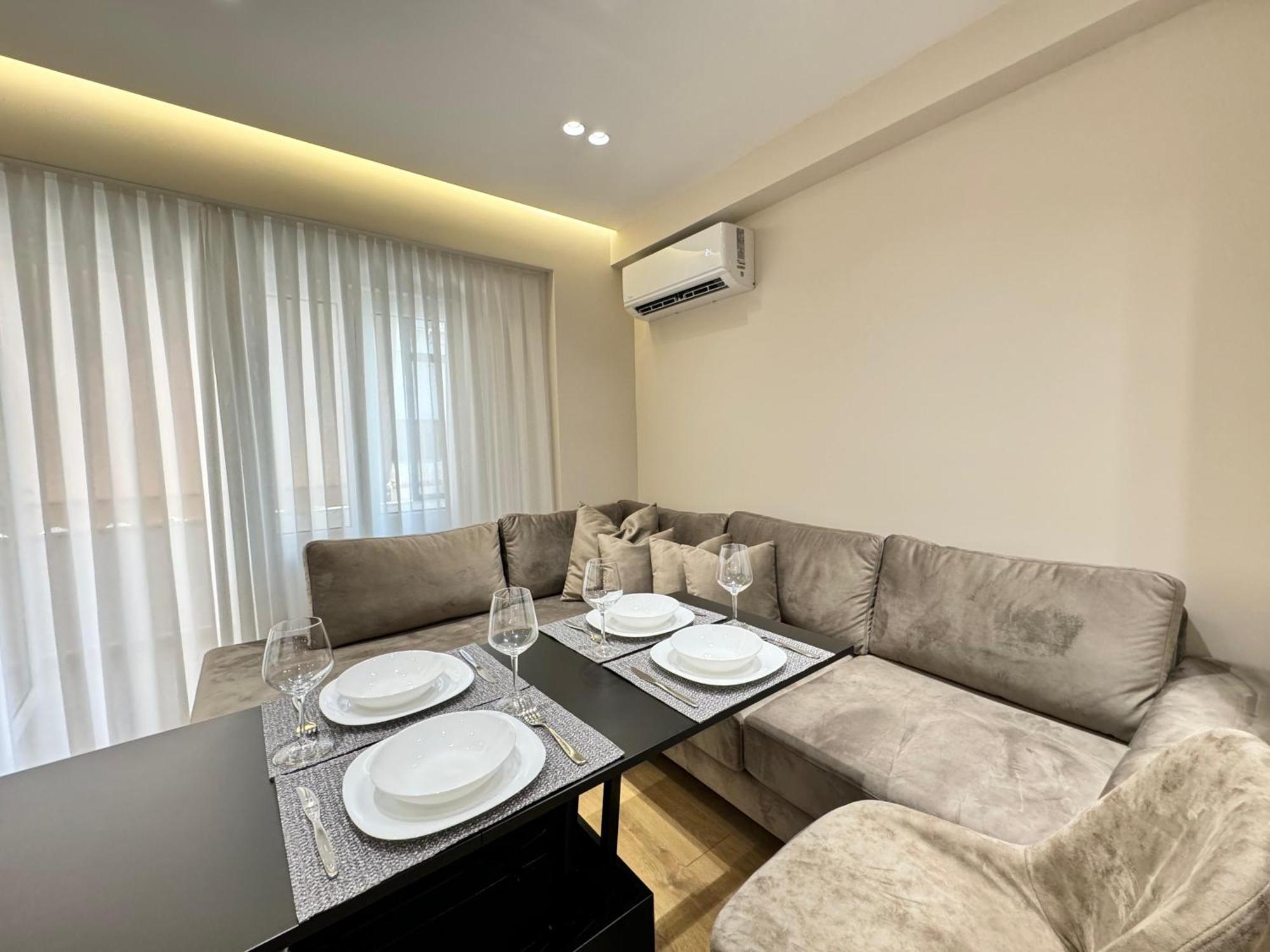 E&R Apartments At Myslym Shyri Tiran Dış mekan fotoğraf