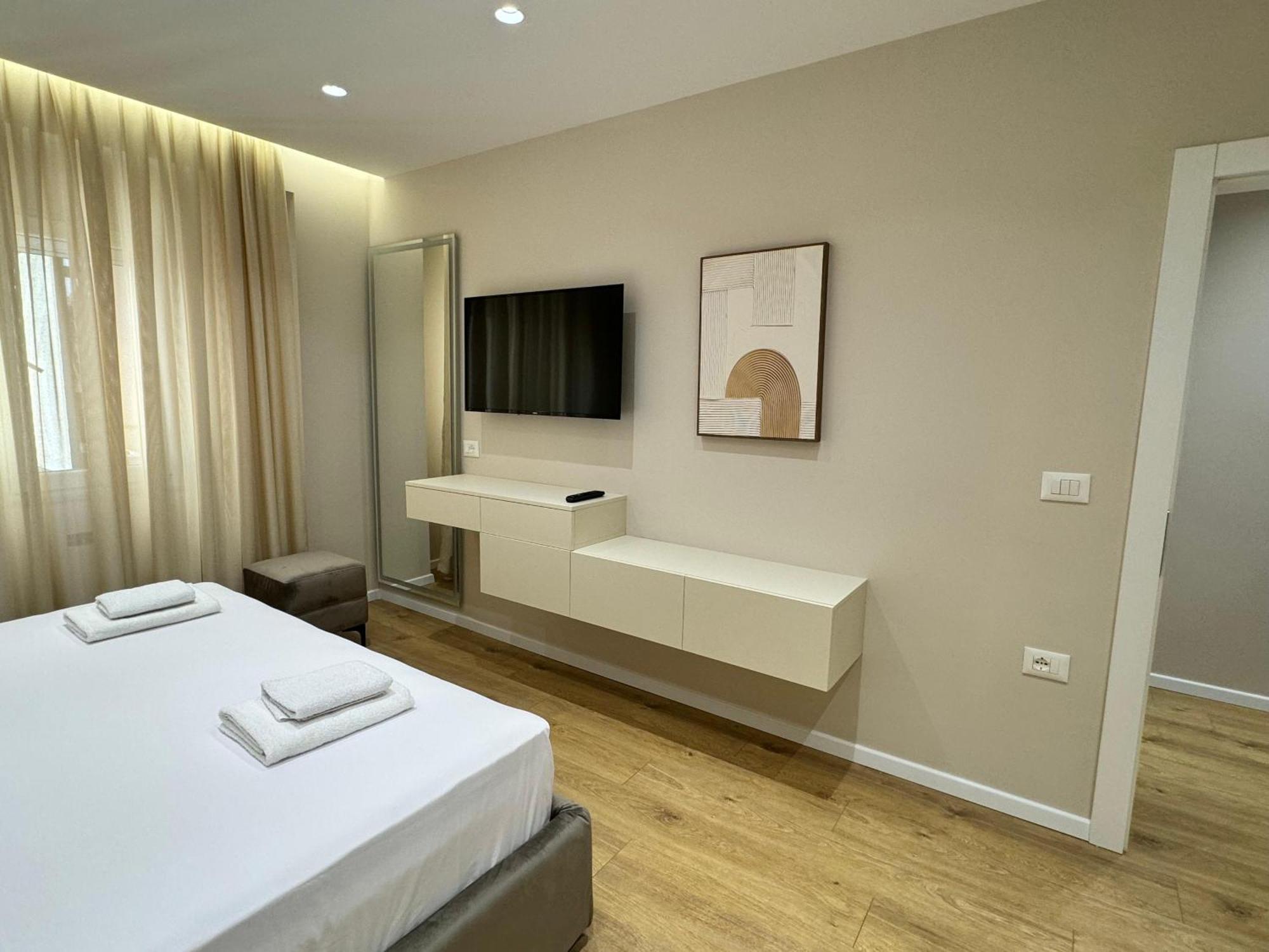 E&R Apartments At Myslym Shyri Tiran Dış mekan fotoğraf