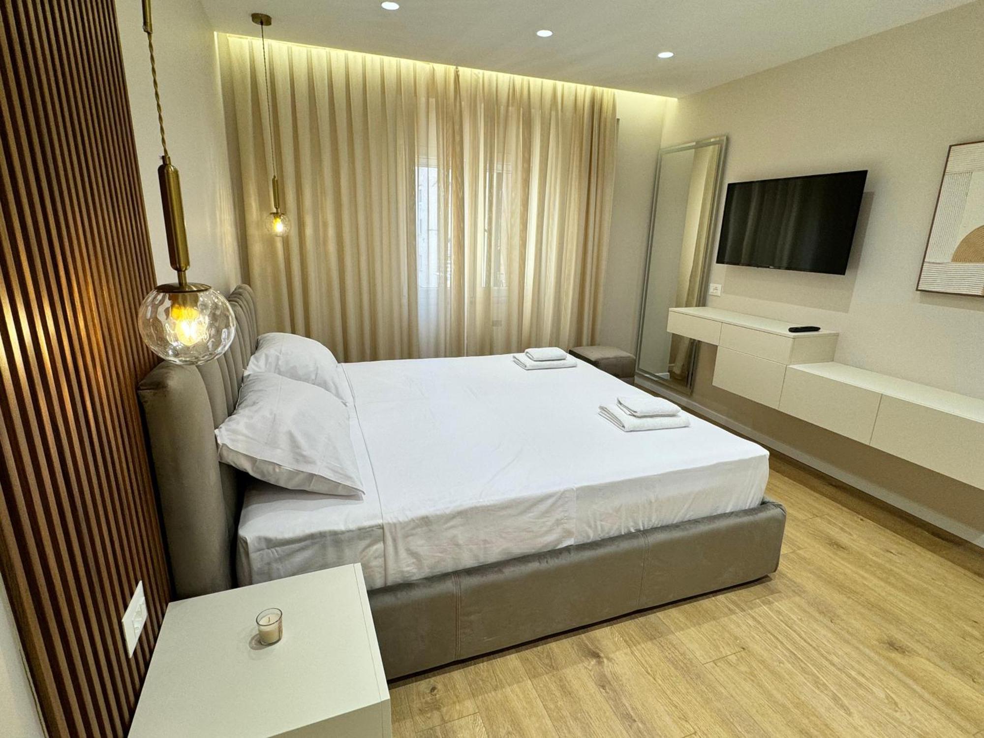 E&R Apartments At Myslym Shyri Tiran Dış mekan fotoğraf