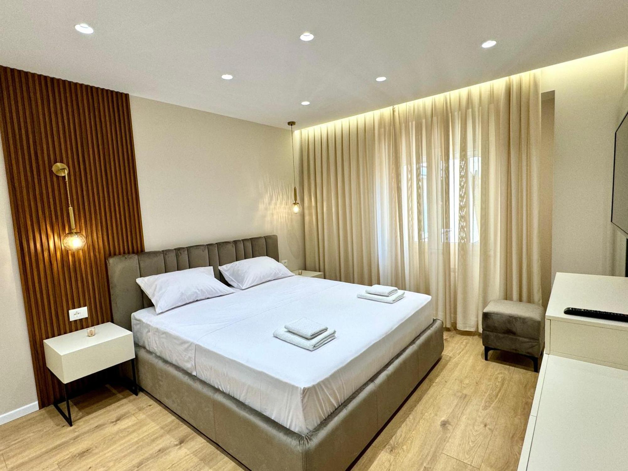 E&R Apartments At Myslym Shyri Tiran Dış mekan fotoğraf