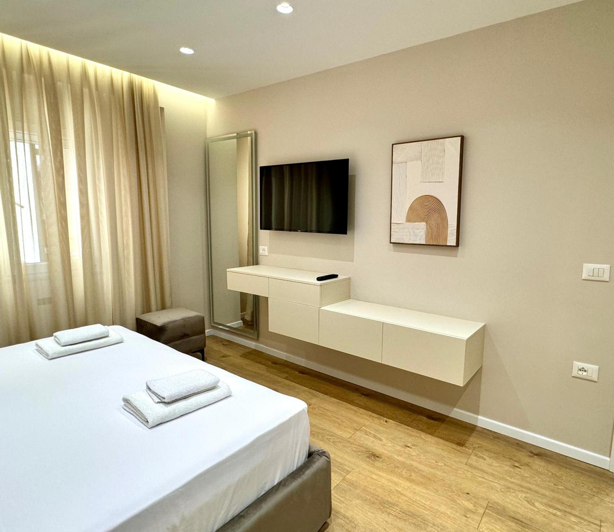 E&R Apartments At Myslym Shyri Tiran Dış mekan fotoğraf