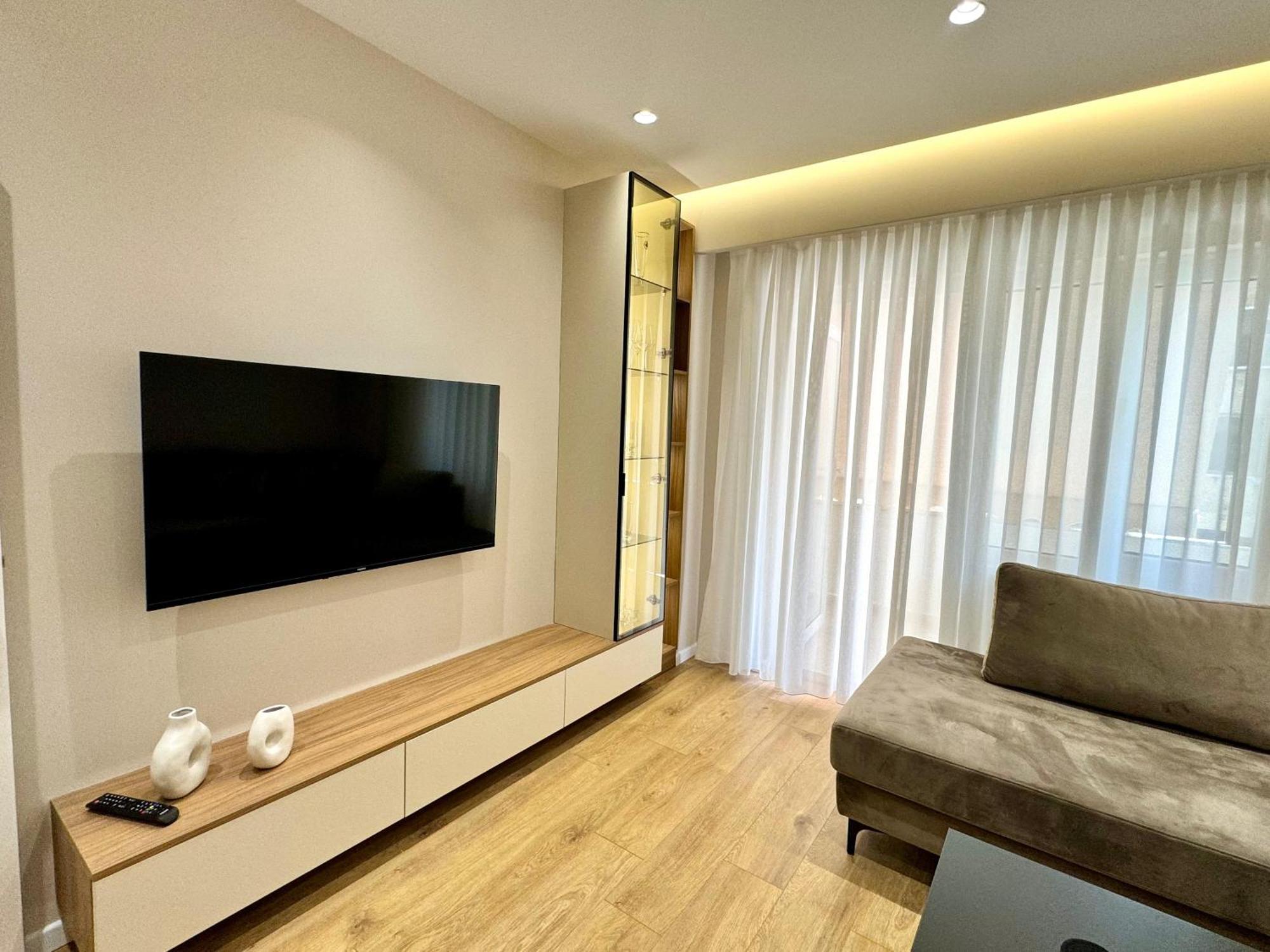 E&R Apartments At Myslym Shyri Tiran Dış mekan fotoğraf