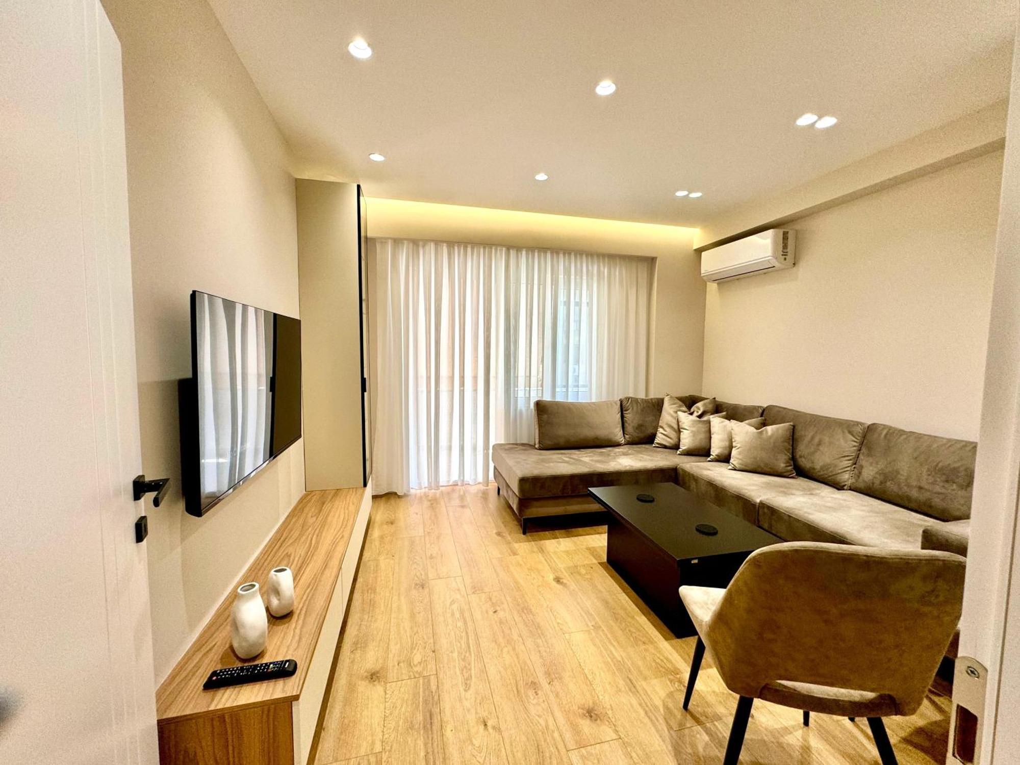 E&R Apartments At Myslym Shyri Tiran Dış mekan fotoğraf